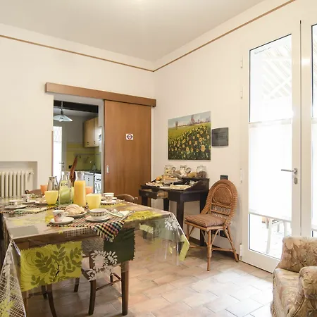 Al Giardino Del Vicolo Bed & Breakfast